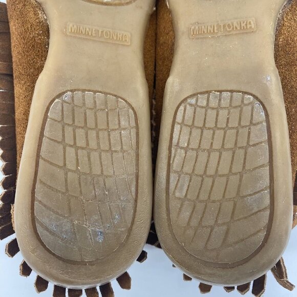 MINNETONKA WOMEN'S SIZE 7 TAN SUEDE FRINGE MOCCASINS HARDSOLES - Picture 10 of 10